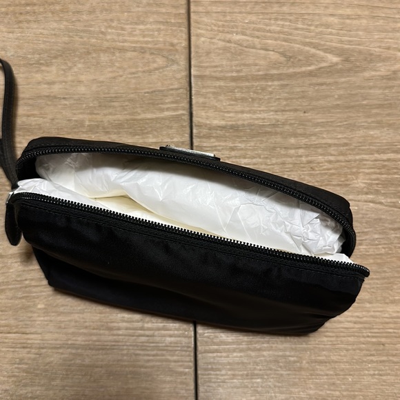 Prada cosmetic pouch new - Picture 13 of 17